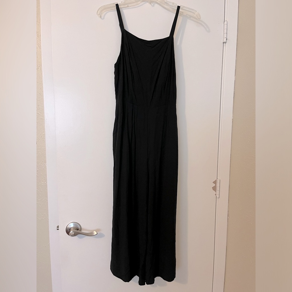 Simple black cropped jumper
